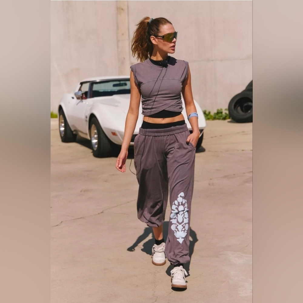 FP Movement Hot Shot Crossover Logo Set Size M NWT